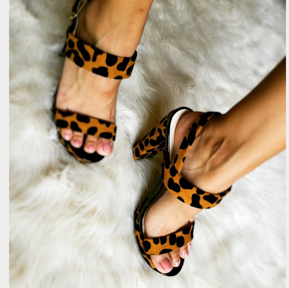 🆕️//The Alessandra// leopard platform heel - Picture 5 of 6